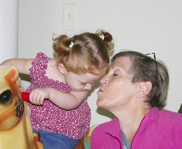 Grammy gives Amber a kiss