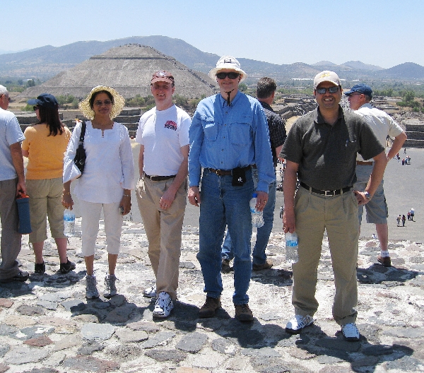 On the Pyramid of the Moon